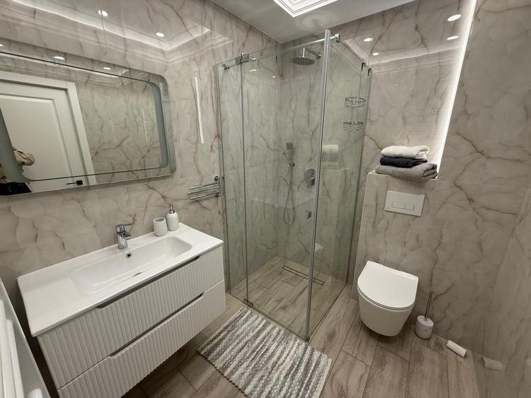Apartament cu 3 camere decomandat, mobilat în Sud-Est