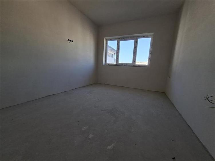 Apartament cu 3 camere circular în Florești