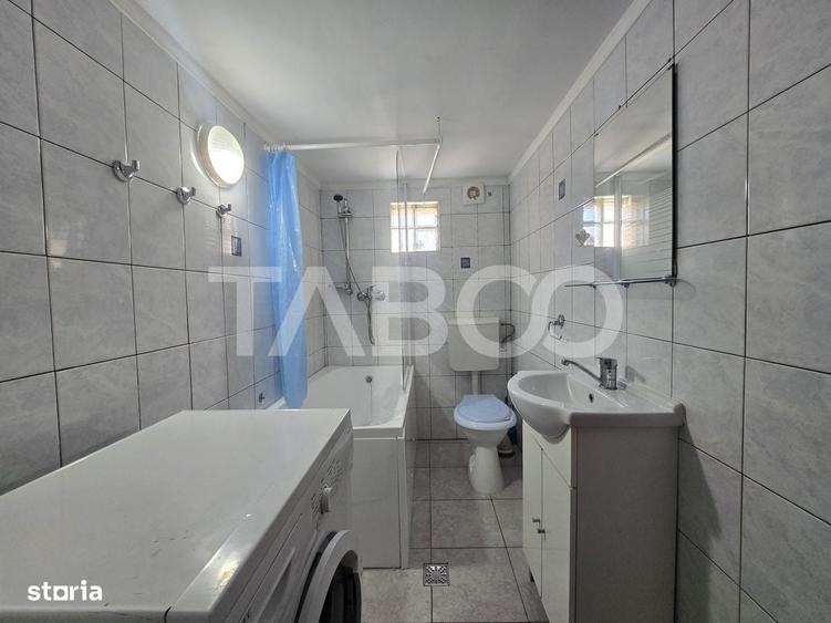 Apartament cu 2 camere decomandat în Lupeni