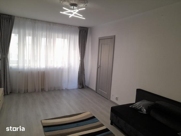 Apartament cu 3 camere în Tineretului
