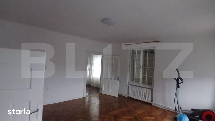 Apartament cu 5 camere în Central
