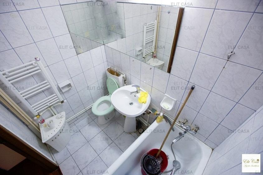 Apartament cu 3 camere semidecomandat, mobilat în Tătărași