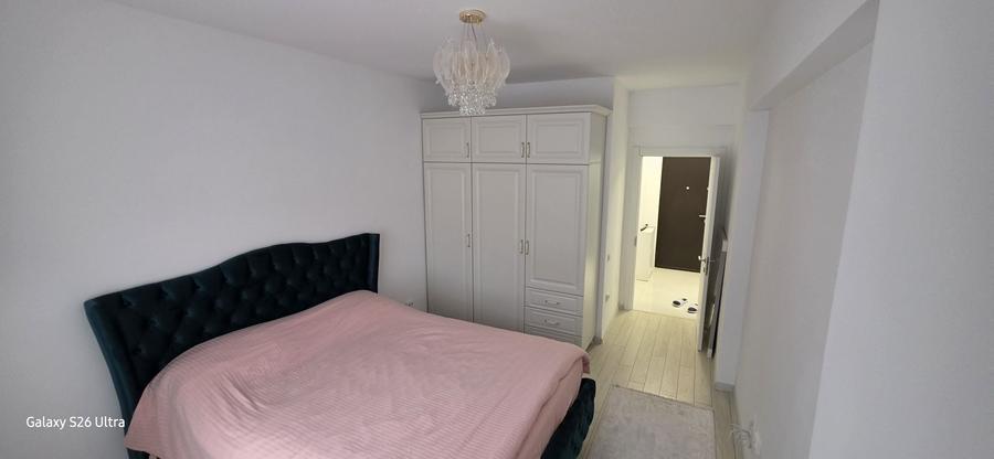 Apartament cu 3 camere decomandat în Titan