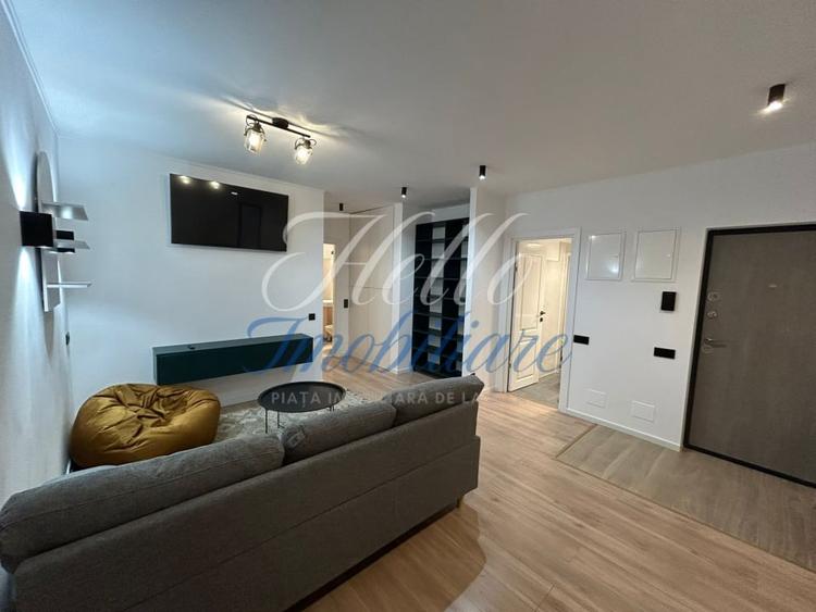 Apartament cu 3 camere decomandat, mobilat în Florești