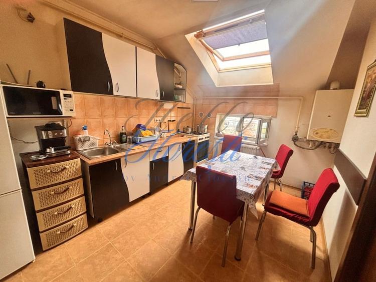Apartament cu 4 camere semidecomandat, mobilat în Florești