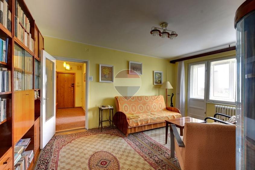 Apartament cu 3 camere semidecomandat în Ultracentral — fotografia 3