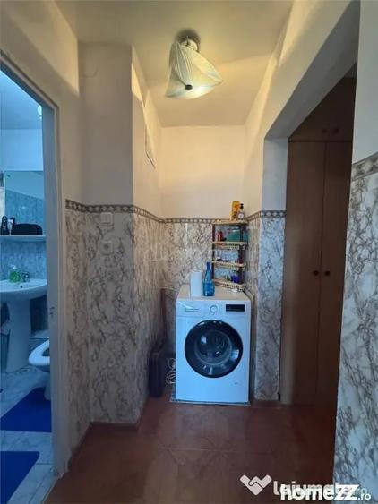 Apartament cu 3 camere decomandat în Tineretului