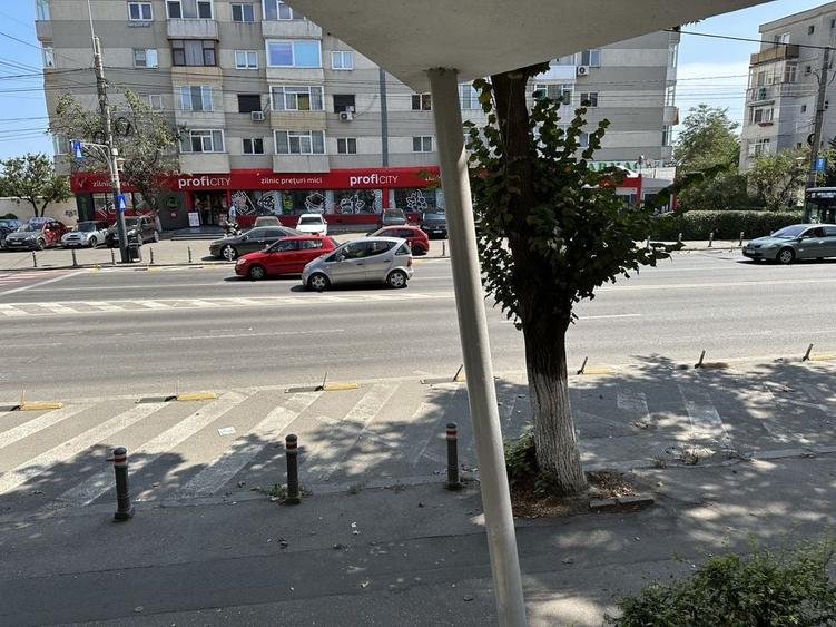 Spațiu comercial, de 60 mp, în Central