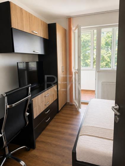 Apartament cu 4 camere decomandat, mobilat în Drumul Taberei