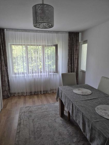 Apartament cu 3 camere decomandat în Kogălniceanu
