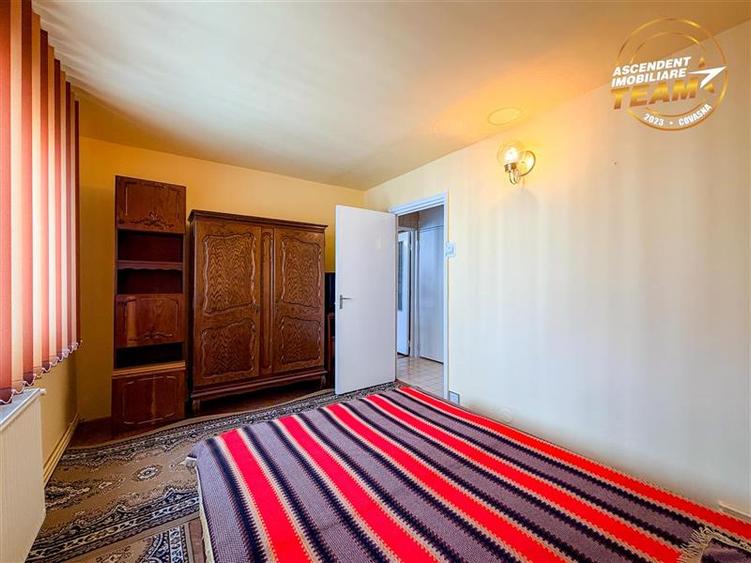 Apartament cu 3 camere nedecomandat în Gării