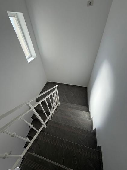 Casă individuală cu 5 camere cu Teren 600 Mp în Moșnița Nouă
