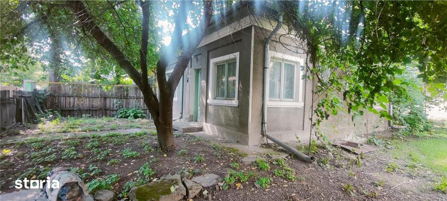 Casă cu 2 camere cu Teren 377 Mp în Piața Unirii