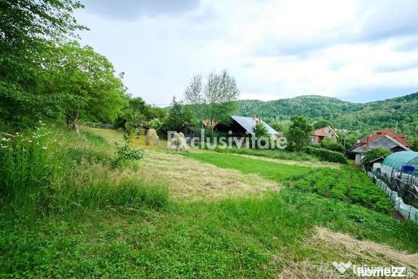 Casă cu 3 camere cu Teren 4696 Mp în Central