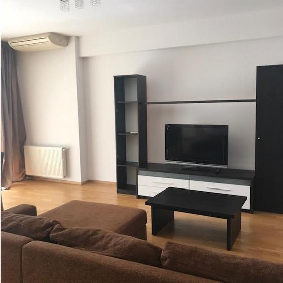 Apartament cu 4 camere decomandat în Herăstrău