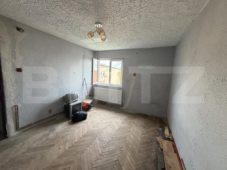 Apartament cu 2 camere decomandat în 9 Mai
