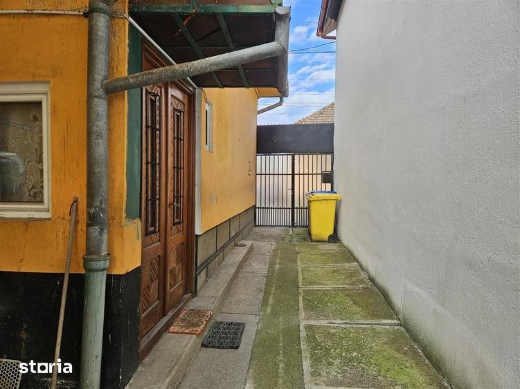Casă cu 4 camere cu Teren 310 Mp în Lupeni