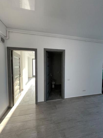 Apartament cu 3 camere semidecomandat în Km 5