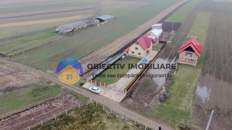 Casă cu 4 camere cu Teren 1800 Mp în Grumăzești
