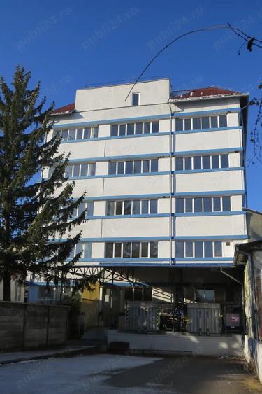 Spațiu comercial, de 3,780 mp, în Curtea de Argeș