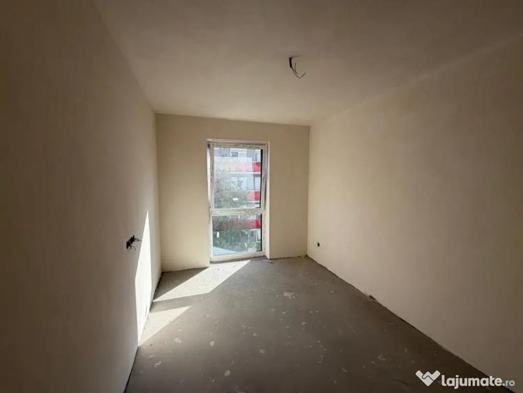 Apartament cu 3 camere semidecomandat în Zorilor