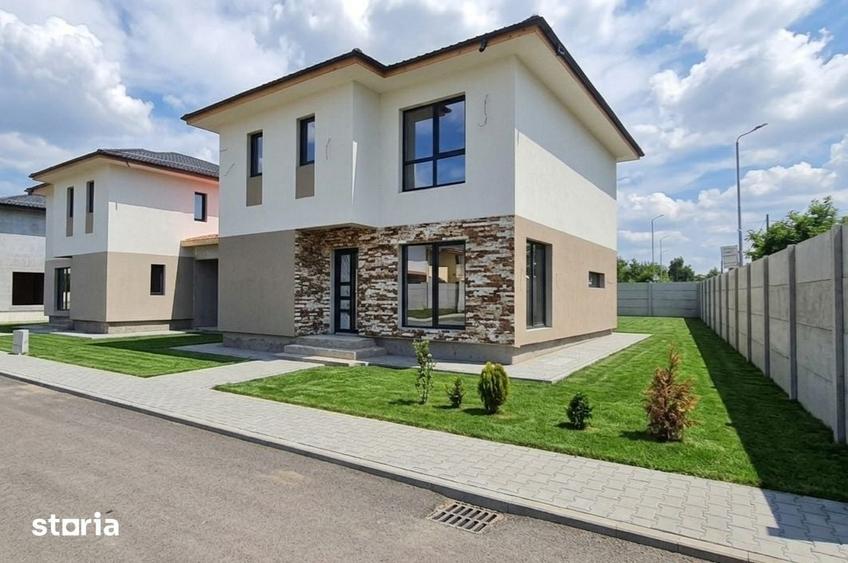 Casă cu 5 camere cu Teren 350 Mp în Domnești