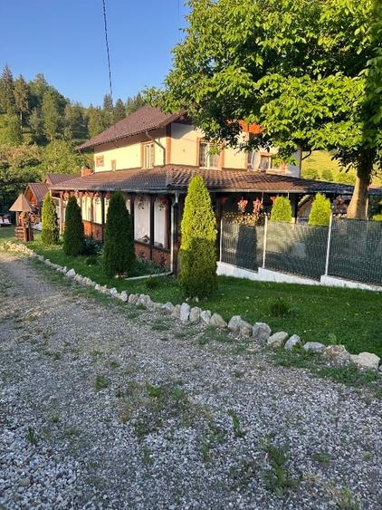 Casă cu 5 camere cu Teren 150 Mp în Sadova