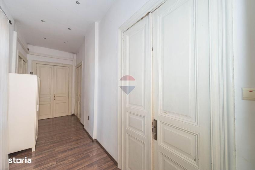 Apartament cu 3 camere semidecomandat în Parcul Carol