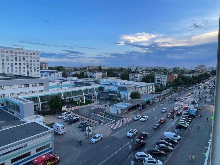 Apartament cu 2 camere decomandat în Micro 18