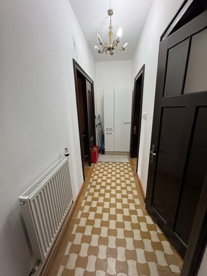 Duplex cu 4 camere cu Canalizare în Democrației