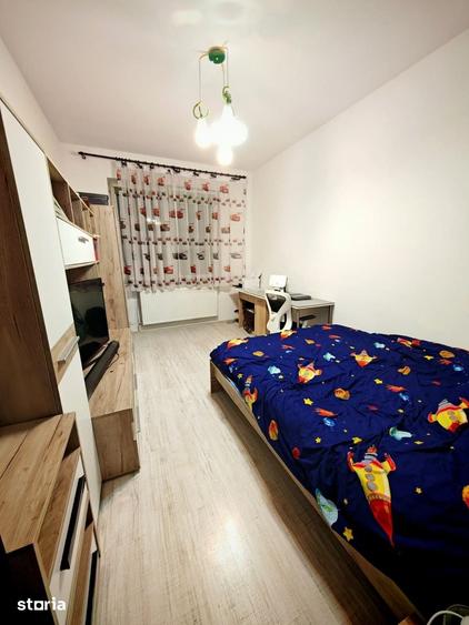 Apartament cu 4 camere decomandat, mobilat în Central