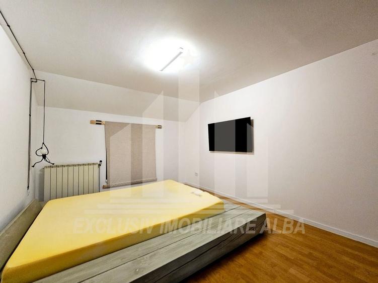 Casă individuală cu 6 camere cu Canalizare în Cetate
