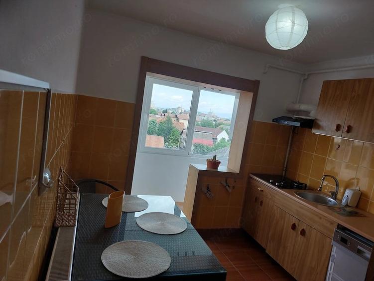 Apartament cu 2 camere decomandat în Craiter