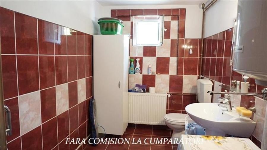 Apartament cu 3 camere decomandat în Sud