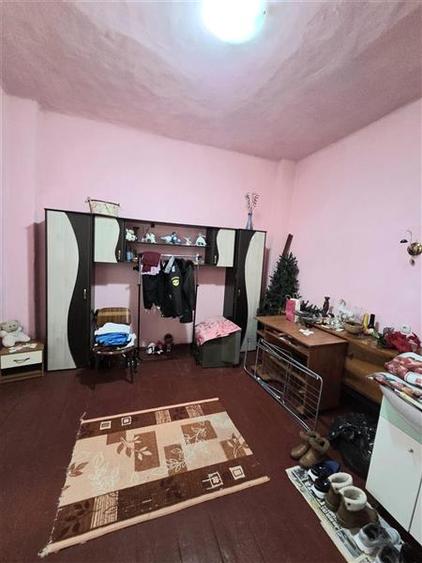 Casă cu 4 camere cu Canalizare în Casa de Cultură