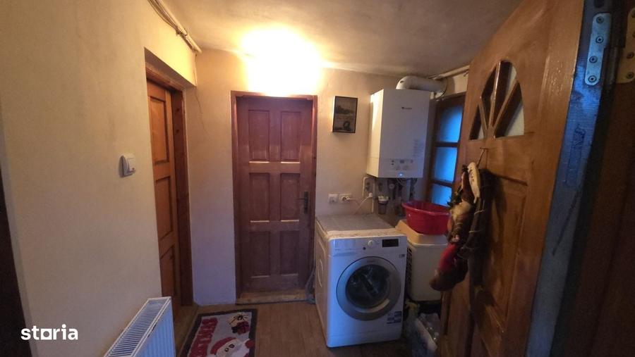 Casă cu 3 camere decomandat cu Teren 100 Mp în Brătianu