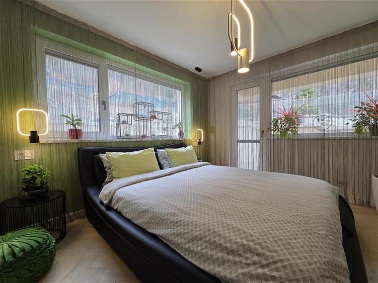 Apartament cu 3 camere semidecomandat, mobilat în Noua