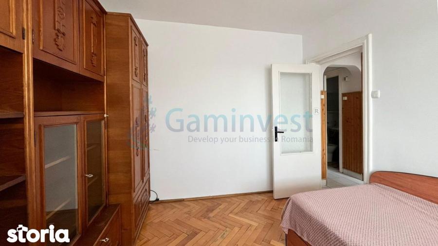 Apartament cu 3 camere decomandat, mobilat în Rogerius
