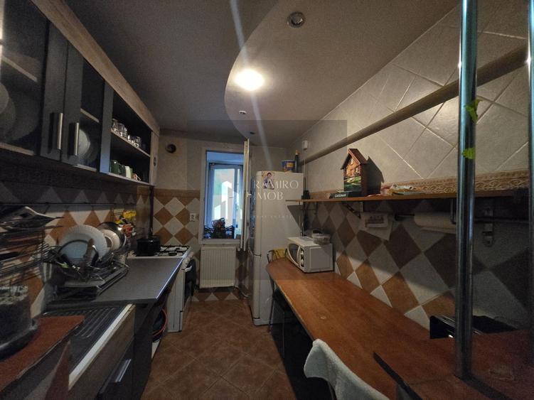 Apartament cu 2 camere decomandat, mobilat în Brâncoveanu