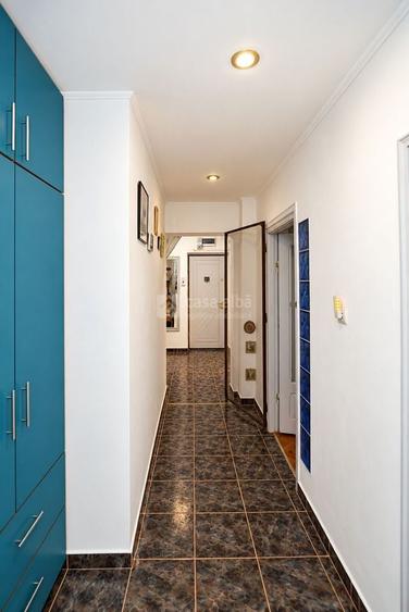 Apartament cu 3 camere decomandat, mobilat în Dacia