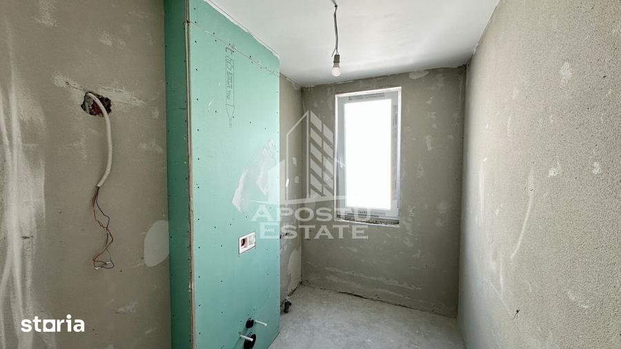 Apartament cu 4 camere în Dumbrăvița