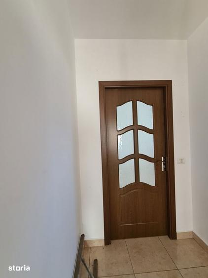 Casă cu 7 camere cu Teren 757 Mp în Central