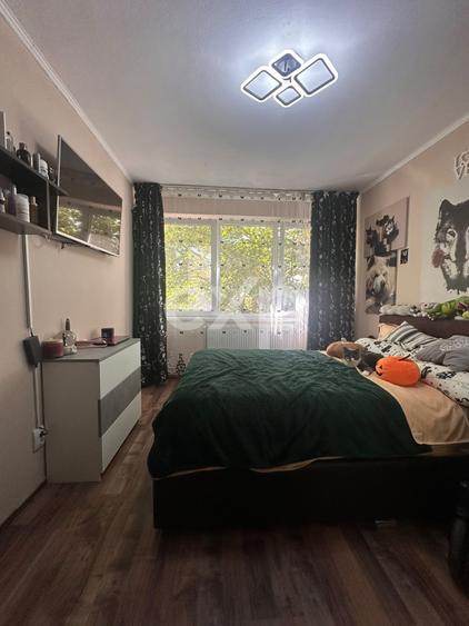 Apartament cu 3 camere decomandat, mobilat în Tei