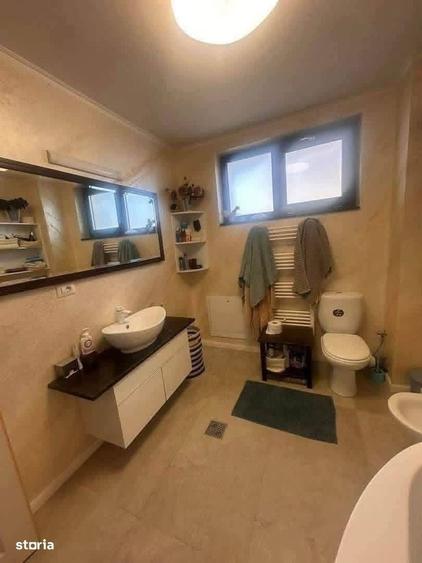 Casă cu 4 camere în Central