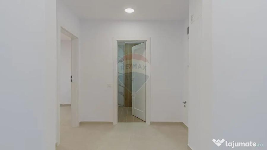 Apartament cu 9 camere decomandat în Astra