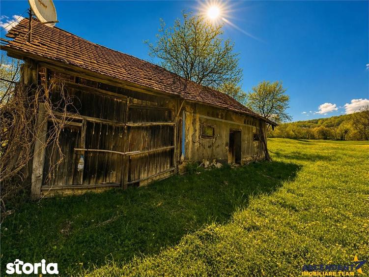 Casă cu 2 camere cu Teren 3400 Mp în Acățari