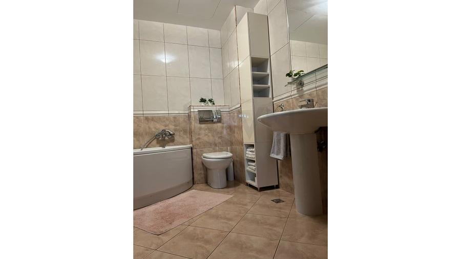 Apartament cu 3 camere decomandat, mobilat în Kiseleff