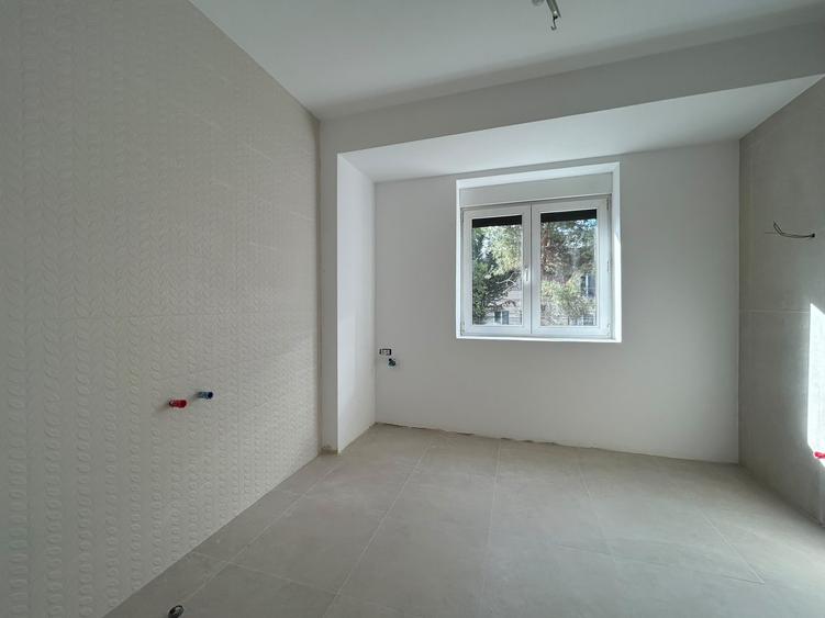 Casă individuală cu 7 camere cu Canalizare în Iancu Nicolae