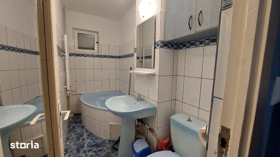 Apartament cu 2 camere decomandat în Micro 17