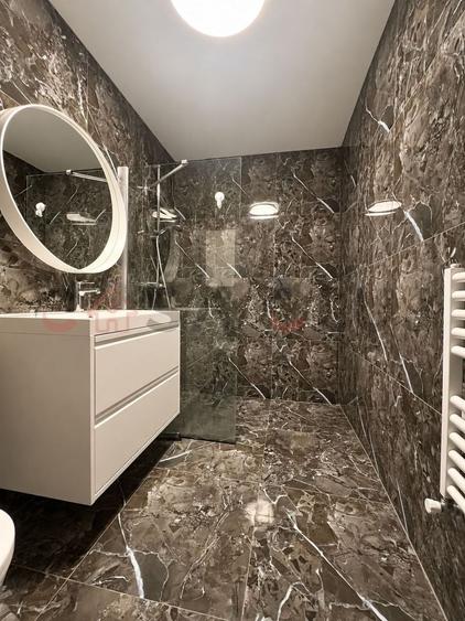 Apartament cu 3 camere semidecomandat, mobilat în Florești